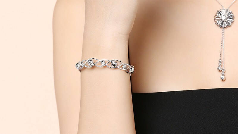 trang sức ngày lễ tình nhân: Lắc tay