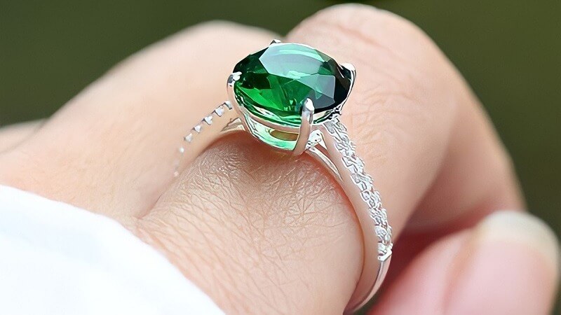 tuổi quý sửu đeo nhẫn màu gì tốt nhất