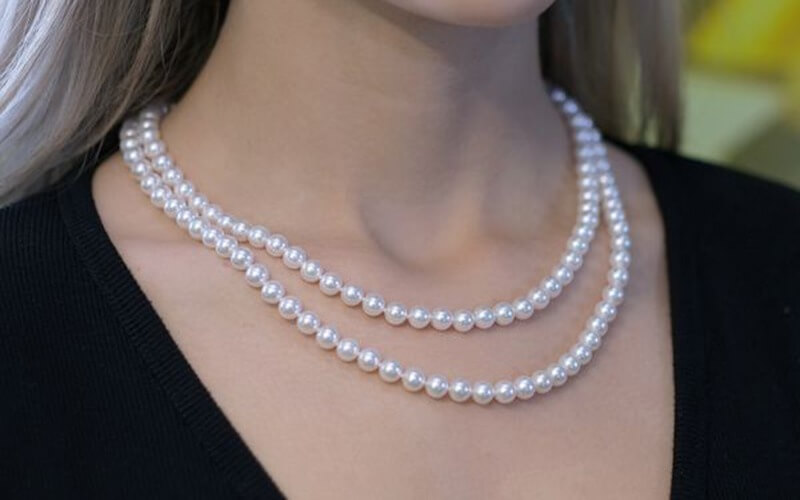 Lưu ý khi đeo và tháo trang sức ngọc trai