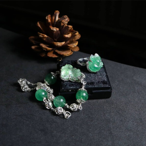 Tác động về mặt tài lộc của tỳ hưu và hồ ly khi đeo cùng lúc