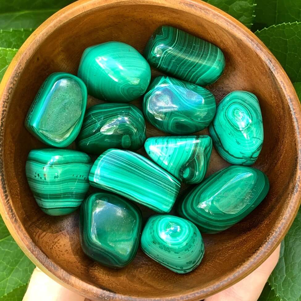 Cách nhận biết sự khác biệt giữa đá Malachite thật và đá Malachite giả