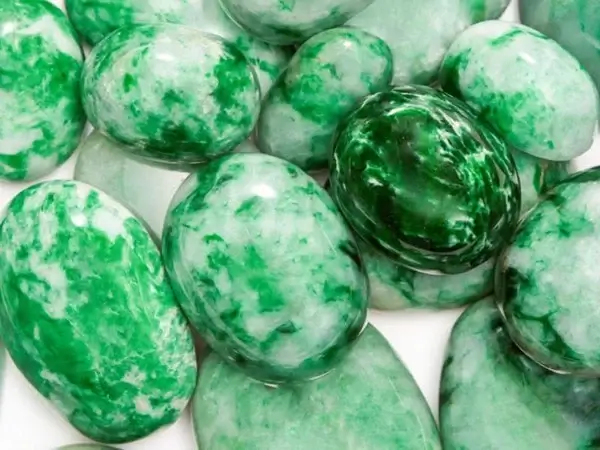 Tổng quan về đá quý màu xanh lục