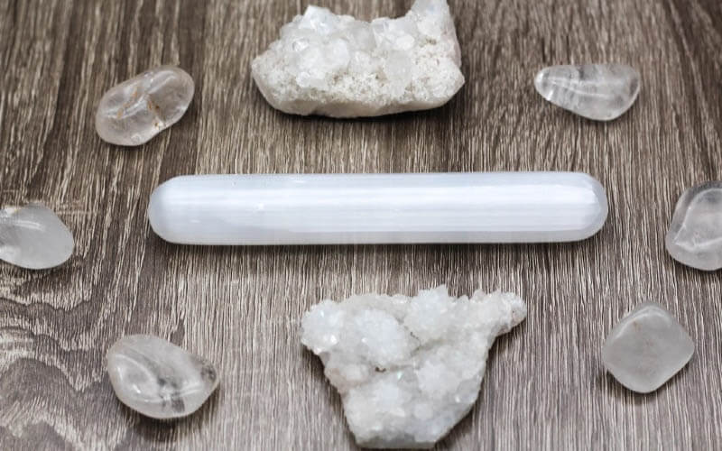 Các tính năng của đá Selenite