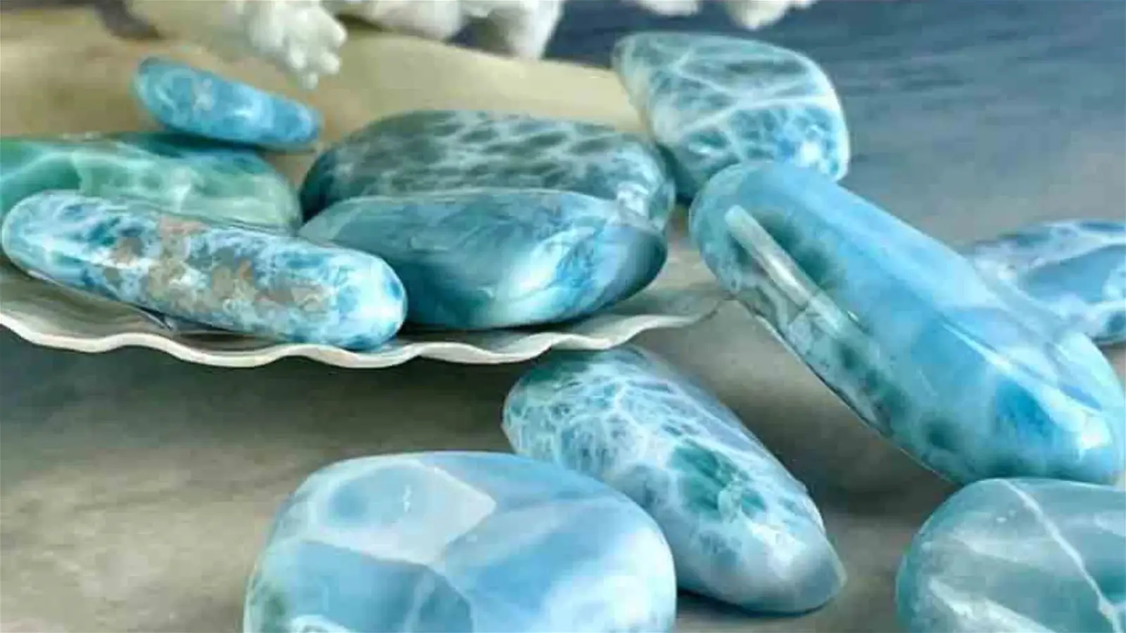 Giới thiệu về đá Larimar
