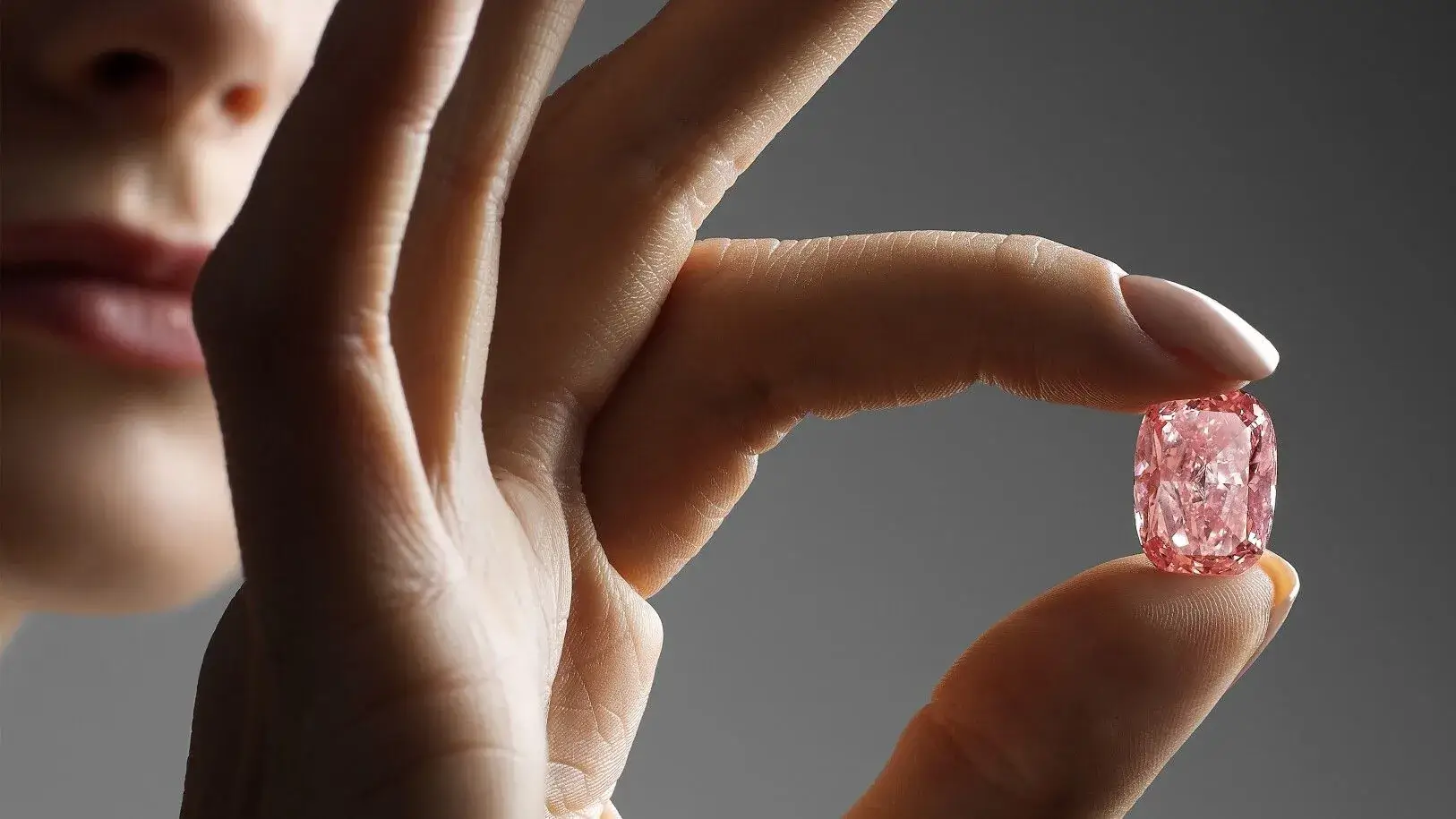 Kinh nghiệm xương máu khi mua kim cương hồng