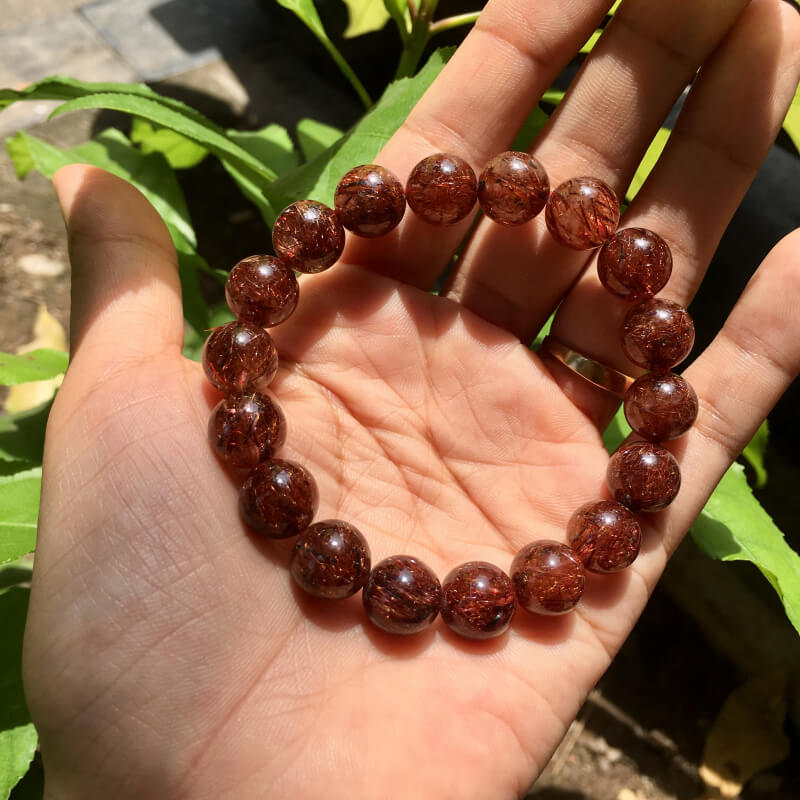 Lợi ích và ý nghĩa của thạch anh tóc nâu ánh kim