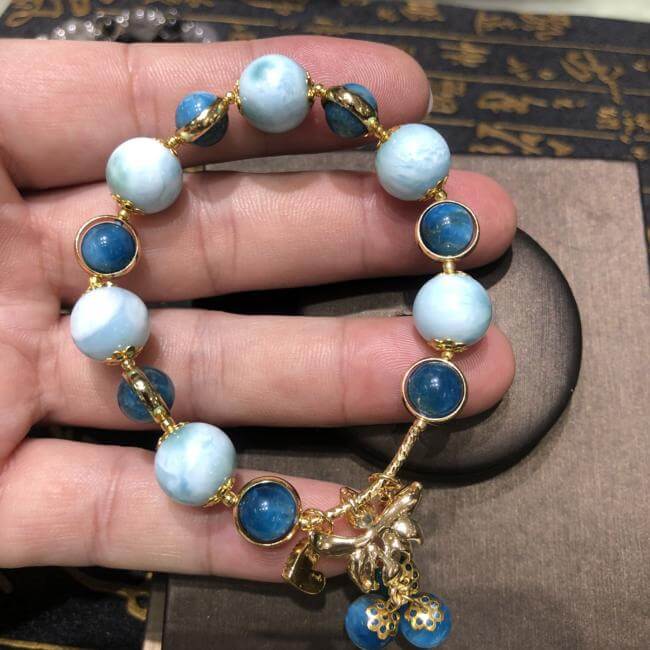 Những câu chuyện thành công của trang sức đá Larimar