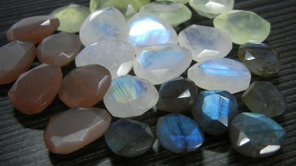 Cách chăm sóc và bảo quản đá Chalcedony