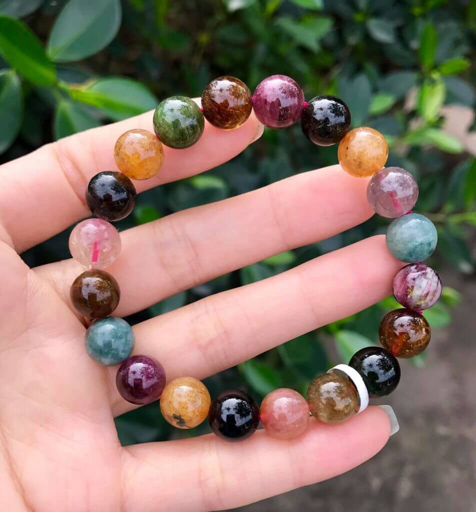 Cách bảo quản và vệ sinh vòng đá tourmaline