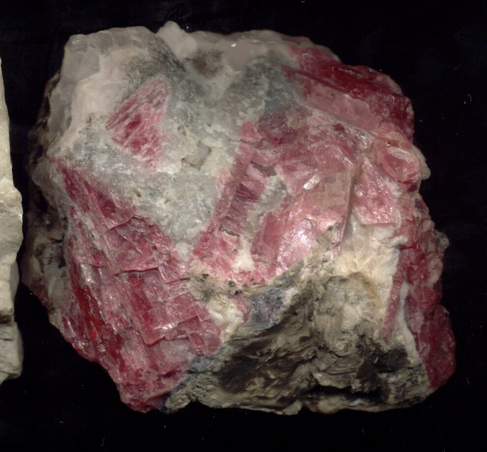 Tổng quan về đá Rhodonite