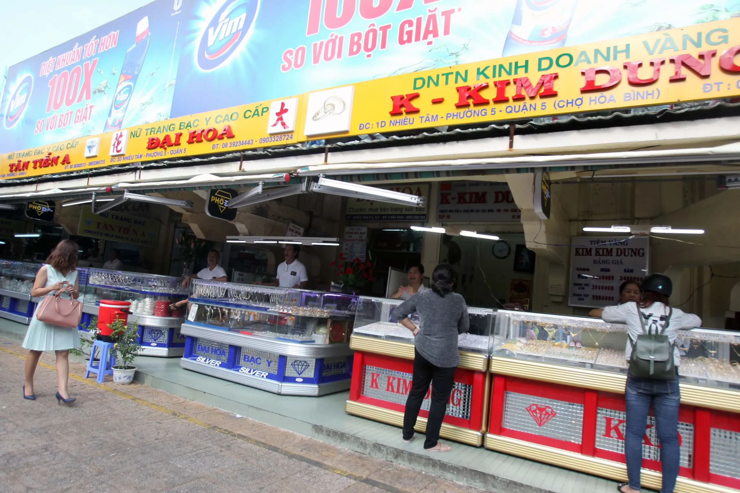 Vai trò của các doanh nghiệp trong khu phố vàng bạc