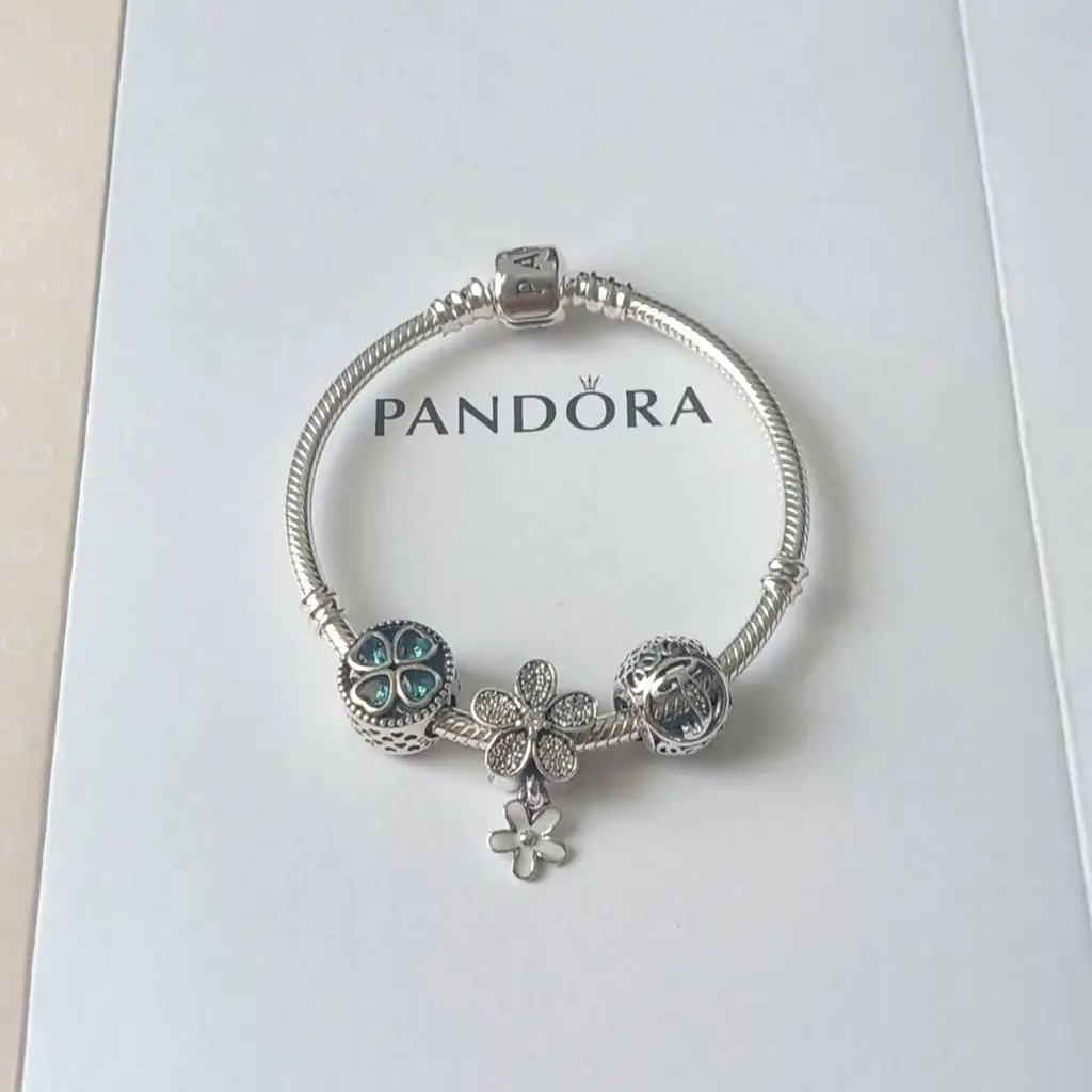 Hạt charm tạo nét đẹp cá tính