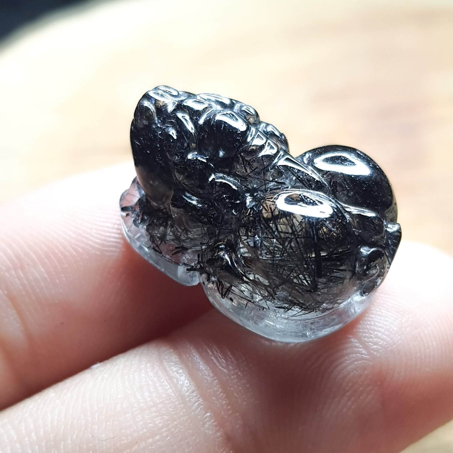 Cách chọn và sử dụng Tỳ hưu thạch anh tóc đen