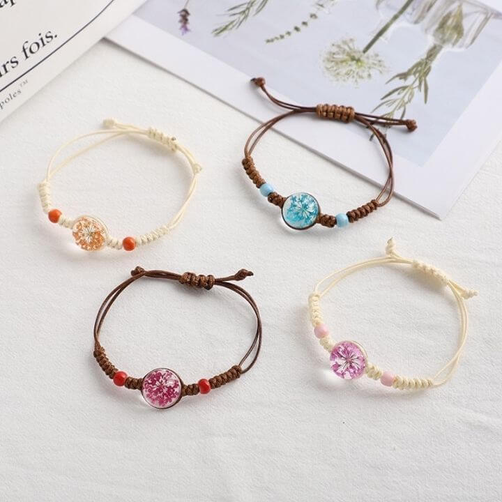 Những điều cần biết về vòng tay hoa khô