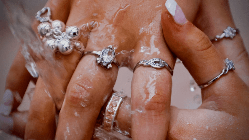 Vệ sinh trang sức sau khi gỡ rối